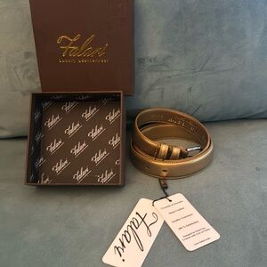 NWT Falari leather belt - Gold Size Small 30-32